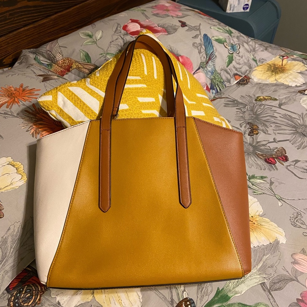 Kate Landry Bag - Picture 2 of 3